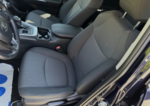 Toyota RAV4 cena 124999 przebieg: 79900, rok produkcji 2019 z Kobylin małe 781